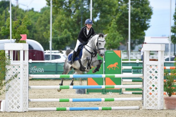 MR2019 Sep B Samstag Bew 15 Standardspringprufung 105 m Neuretter Adina Donit 3