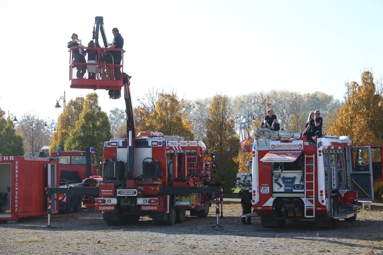 data/inhalt/fotos/Renntage_2014/2014_10_05_Renntag_/2014_10_05_vorschau_FF.jpg